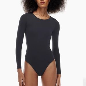 Aritzia Babaton Contour Crew Longsleeve Bodysuit